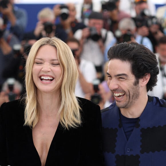 Virginie Efira, Tahar Rahim au photocall de "Don Juan" lors du 75ème Festival International du Film de Cannes, le 22 mai 2022. © Dominique Jacovides/Bestimage 