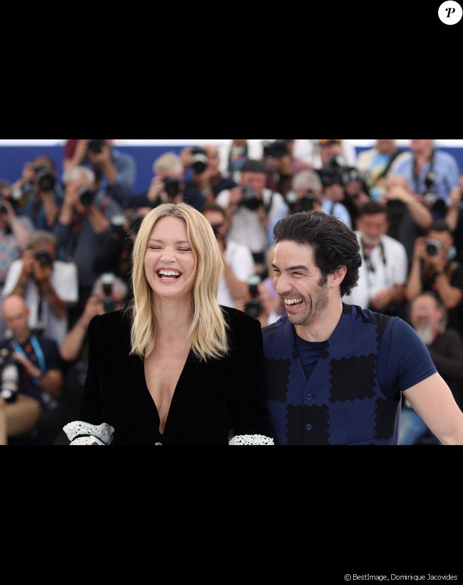 Virginie Efira, Tahar Rahim au photocall de "Don Juan" lors du 75ème Festival International du Film de Cannes, le 22 mai 2022. © Dominique Jacovides/Bestimage