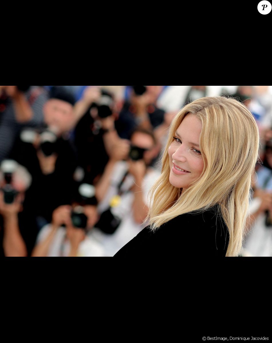 Virginie Efira au photocall de "Don Juan" lors du 75ème Festival International du Film de Cannes, le 22 mai 2022. © Dominique Jacovides/Bestimage