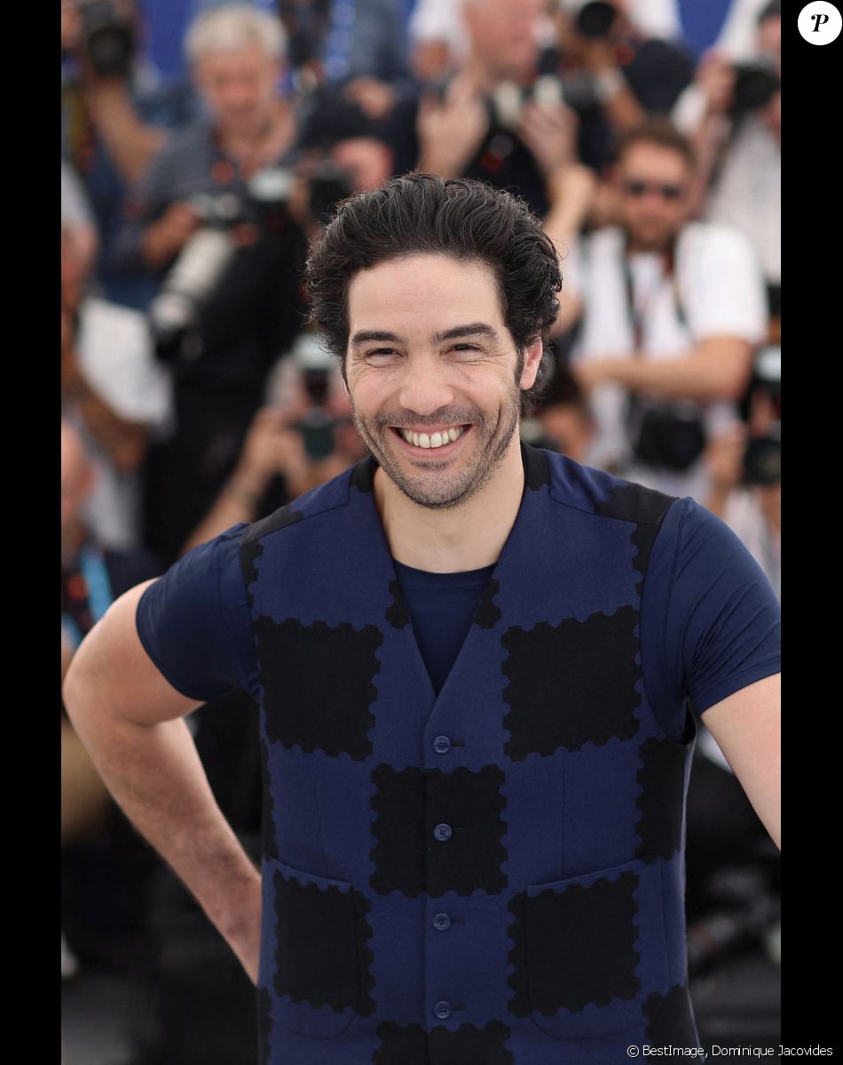 Tahar Rahim au photocall de "Don Juan" lors du 75ème Festival International du Film de Cannes, le 22 mai 2022. © Dominique Jacovides/Bestimage
