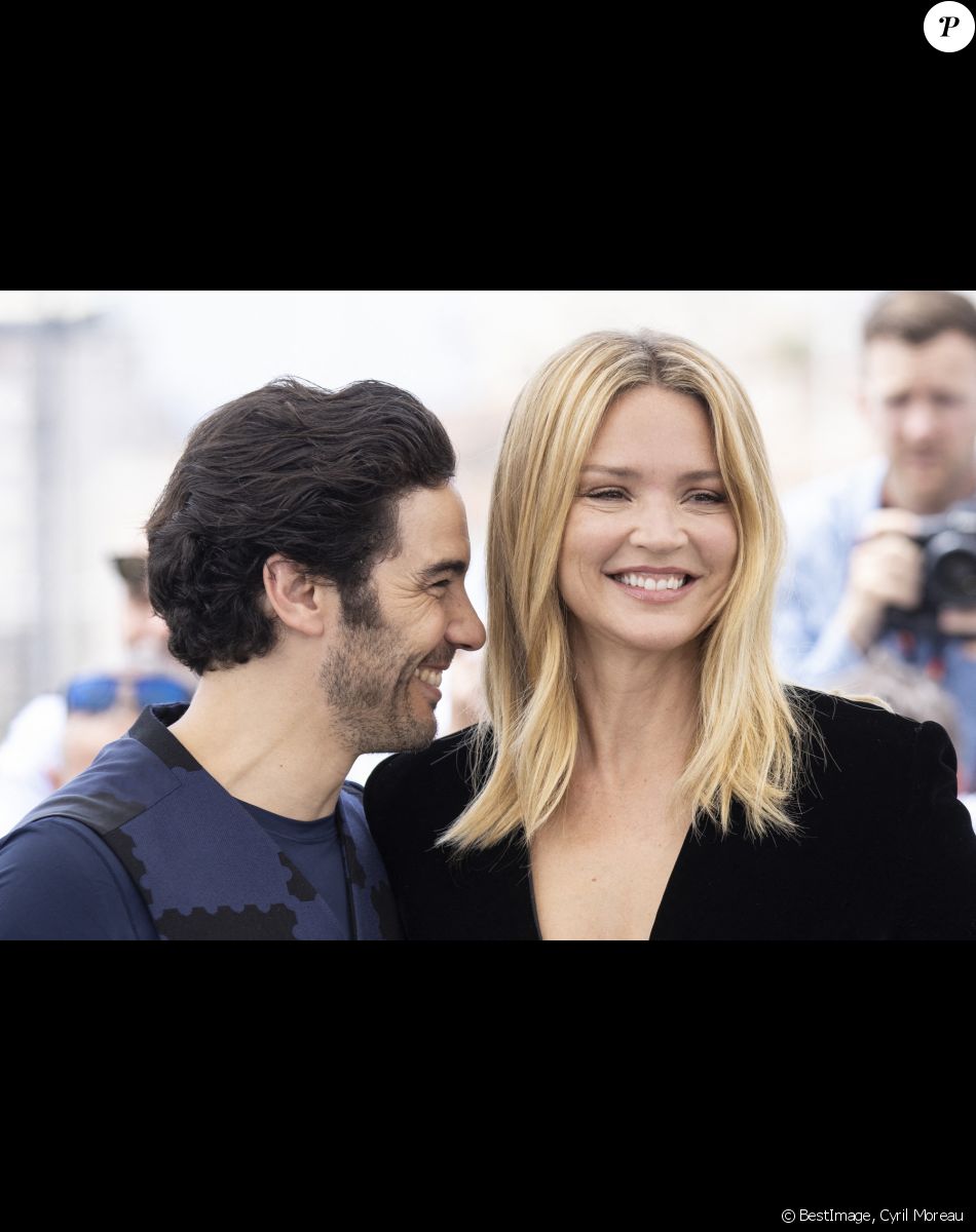 Tahar Rahim, Virginie Efira au photocall de "Don Juan" lors du 75ème Festival International du Film de Cannes, le 22 mai 2022. © Cyril Moreau/Bestimage