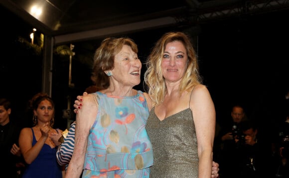 Valeria Bruni Tedeschi et sa mère Marisa Borini - Descente des marches du film "Les Amandiers (Forever Young)" lors du 75e Festival de Cannes, le 22 mai 2022. © Dominique Jacovides / Bestimage
