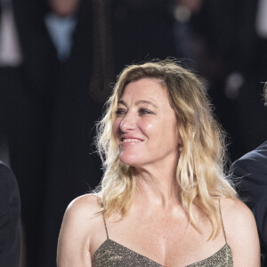 Valeria Bruni-Tedeschi - Descente des marches du film "Les Amandiers (Forever Young)" lors du 75e Festival de Cannes, le 22 mai 2022. © Dominique Jacovides / Bestimage