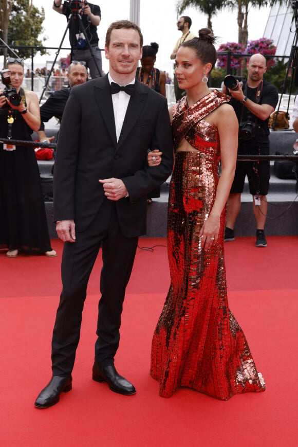 Michael Fassbender et sa femme Alicia Vikander - Montée des marches du film "Holy Spider (Les nuits de Mashhad)" lors du 75ème Festival International du Film de Cannes.