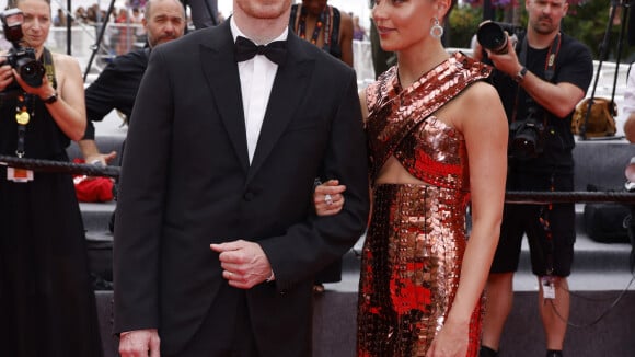 Alicia Vikander et Michael Fassbender amoureux à Cannes : le couple archi stylé au festival !