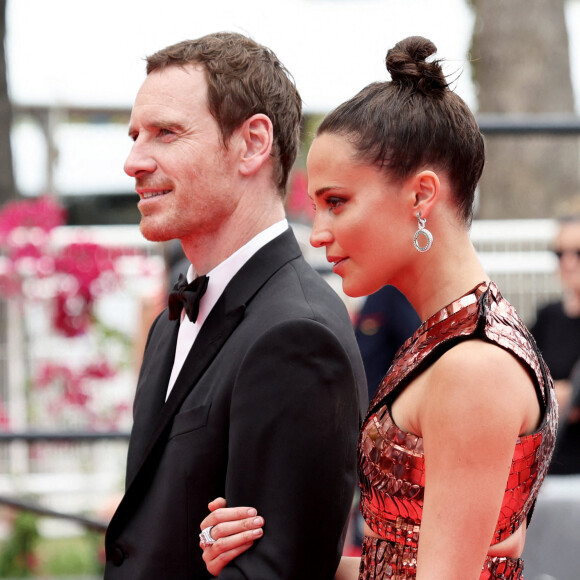 Michael Fassbender et sa femme Alicia Vikander - Montée des marches du film "Holy Spider (Les nuits de Mashhad)" lors du 75ème Festival International du Film de Cannes le 22 mai 2022 © Dominique Jacovides / Bestimage 