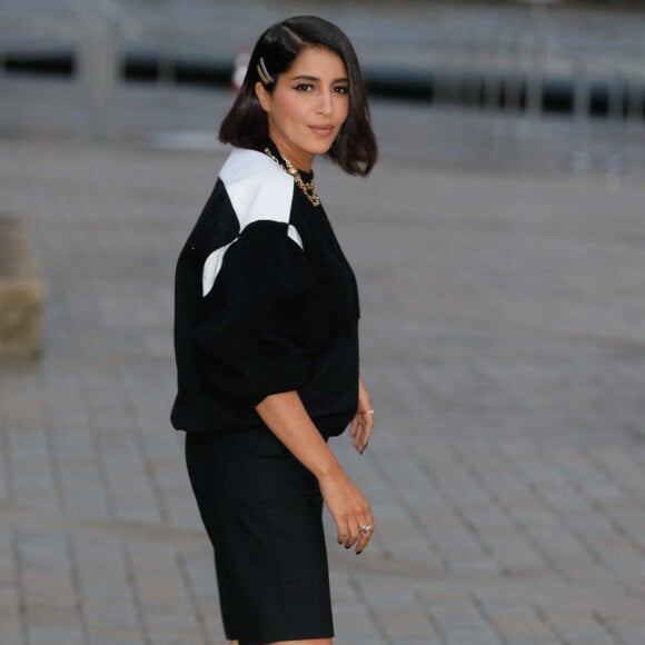 Leïla Bekhti arrive au défilé de mode Louis Vuitton lors de la Fashion Week printemps/été 2022 à Paris, FRance, le 5 octobre 2021. © Veeren Ramsamy-Christophe Clovis/Bestimage 
