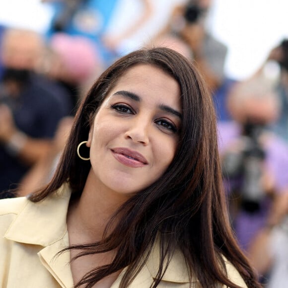 Leïla Bekhti au photocall du film Les Intranquilles lors du 74ème festival international du film de Cannes le 17 juillet 2021 © Borde / Jacovides / Moreau / Bestimage 