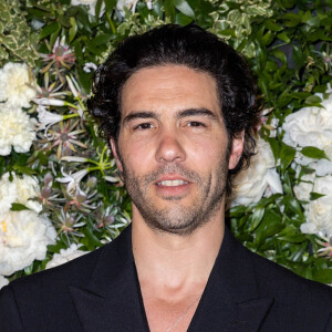 Tahar Rahim - Photocall du dîner Vanity Fair x Louis Vuitton chez Fred l'Ecailler lors du 75ème Festival International du Film de Cannes, le 20 mai 2022. © Olivier Borde / Bestimage 