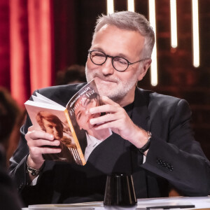 Exclusif - Laurent Ruquier sur le plateau de l'émission "On Est En Direct" (OEED), présentée par L.Salamé et L.Ruquier, diffusée en direct sur France 2, à Paris, France, le 22 janvier 2022. © Jack Tribeca/Bestimage