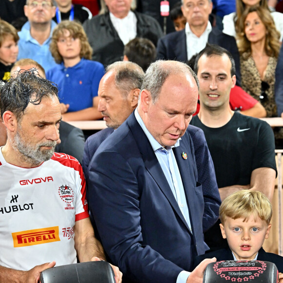 Marco Simone, le prince Albert II de Monaco et son fils Le prince Jacques de Monaco, marquis des Baux lors de la 29ème édition du World Stars Football Match au Stade Louis II à Monaco, le 24 mai 2022. © Bruno Bebert/Bestimage 