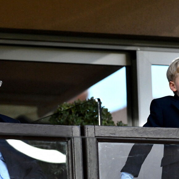 Le prince Albert II de Monaco et son fils Le prince Jacques de Monaco, marquis des Baux lors de la 29ème édition du World Stars Football Match au Stade Louis II à Monaco, le 24 mai 2022.  © Bruno Bebert/Bestimage 