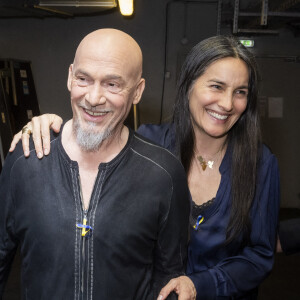 Exclusif - Florent Pagny et sa femme Azucena - Backstage de l'émission spéciale "Unis pour l'Ukraine" à la Maison de la Radio et de la Musique, diffusée en direct sur France 2 et présentée par Nagui et Leïla.Kaddour à Paris le 8 mars 2022. © Cyril Moreau / Jack Tribeca / Bestimage 