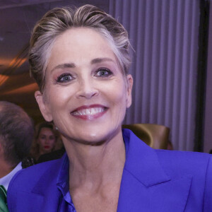 Sharon Stone - Photocall de la remise du prix international "Better World Fund" à D.Ouattara et S.Stone lors du 75ème Festival International du Film de Cannes. © Jack Tribeca / Bestimage