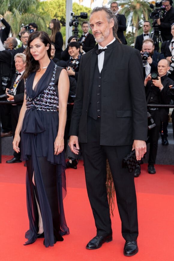 Anna Mouglalis et son compagnon - Montée des marches pour la cérémonie de clôture du 75ème Festival International du Film de Cannes. Le 28 mai 2022 © Olivier Borde / Bestimage
