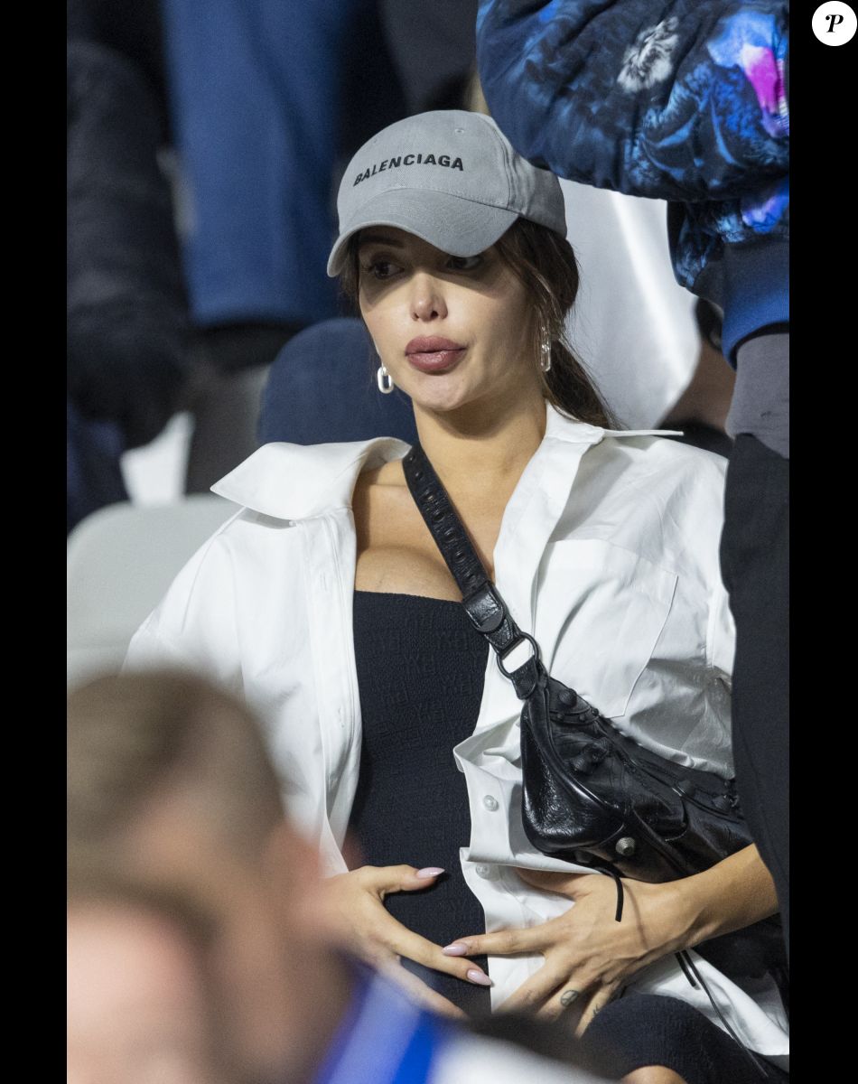 Nabilla Vergara (enceinte) - Les célébrités assistent à la victoire du Real Madrid face à Liverpool (1-0) en finale de la Ligue des Champions au stade de France, le 28 mai 2022. © Cyril Moreau / Bestimage