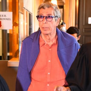 Patrick Balkany à la sortie du palais de justice de Paris après sa condamnation à cinq ans de prison ferme ; et quatre ans pour sa femme Isabelle le 27 mai 2020 Patrick Balkany a été condamné à 5 ans de prison ferme sans mandat de dépôt immédiat et sa femme Isabelle à 4 ans de prison ferme sans mandat de dépôt. Ils ont déjà été condamnés pour fraude fiscale et ont renoncé à se pourvoir en cassation. Le 4 mars dernier, la Cour d'appel de Paris a donné le premier coup de grâce en condamnant Patrick Balkany à quatre ans de prison dont un an avec sursis et dix ans d'inéligibilité, pour fraude fiscale. Son épouse, Isabelle Balkany a écopé, elle, de trois ans ferme. Malade, l'ex-maire a échappé au mandat de dépôt comme en première instance. Cependant, leur condamnation étant assortie de l'inéligibilité immédiatement applicable, ils ont été déchus de leurs mandats de maire et maire adjoint de Levallois-Perret.