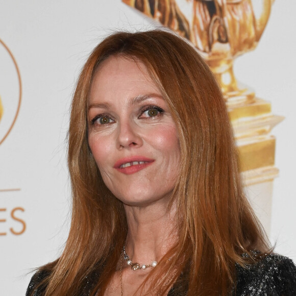 Vanessa Paradis au photocall de la 33ème cérémonie des Molière aux Folies Bergère à Paris le 30 mai 2022. © Coadic Guirec / Bestimage 