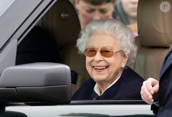 La reine Elisabeth II d'Angleterre assiste au "Royal Windsor Horse Show" à Windsor, Royaume Uni, le 13 mai 2022.
