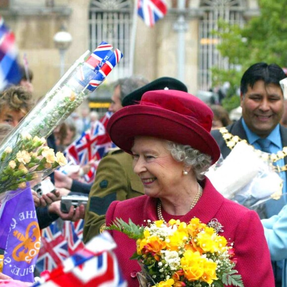 Elizabeth II en 2002 à son jubilé d'or