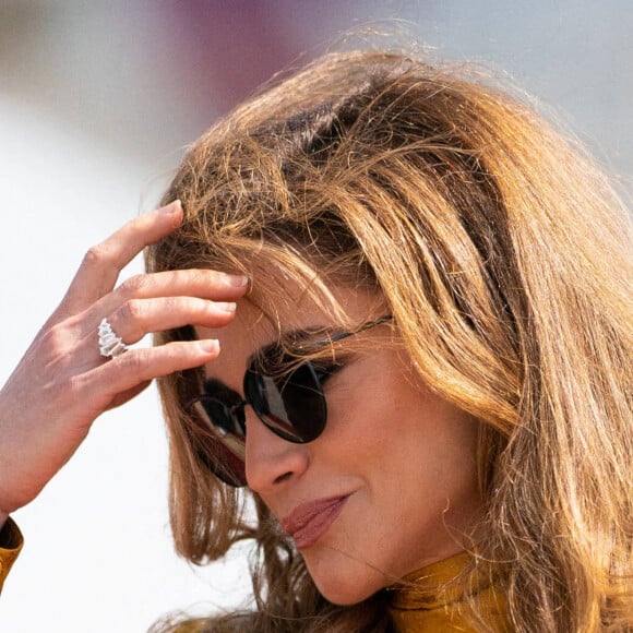La reine Rania de Jordanie est en voyage officiel à Doha au Qatar le 13 octobre 2021. 