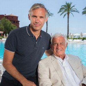 Paul et Jean-Paul Belmondo - Tournage du documentaire "Belmondo par Belmondo" au Beach Club à Monaco. © Frederic Nebinger / Bestimage