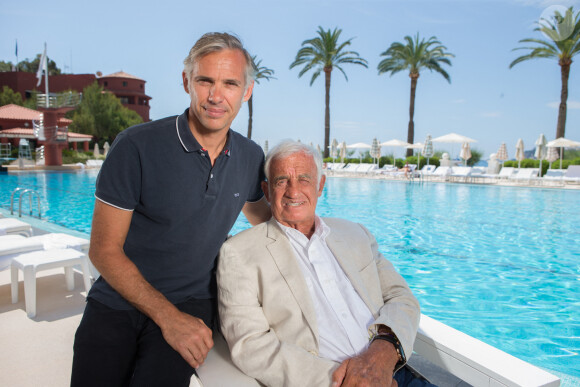Paul et Jean-Paul Belmondo - Tournage du documentaire "Belmondo par Belmondo" au Beach Club à Monaco. © Frederic Nebinger / Bestimage