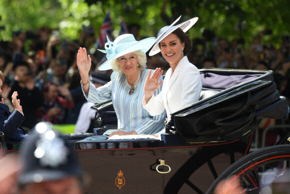 Camilla Parker Bowles, duchesse de Cornouailles, Catherine (Kate) Middleton, duchesse de Cambridge, le prince George de Cambridge - Les membres de la famille royale lors de la parade militaire "Trooping the Colour" dans le cadre de la célébration du jubilé de platine (70 ans de règne) de la reine Elizabeth II à Londres, le 2 juin 2022. 