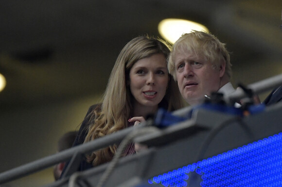 Boris Johnson (Premier ministre du Royaume-Uni) et sa femme Carrie Symonds, dans les tribunes lors de la finale de l'Euro "Angleterre - Italie au Stade de Wembley à Londres