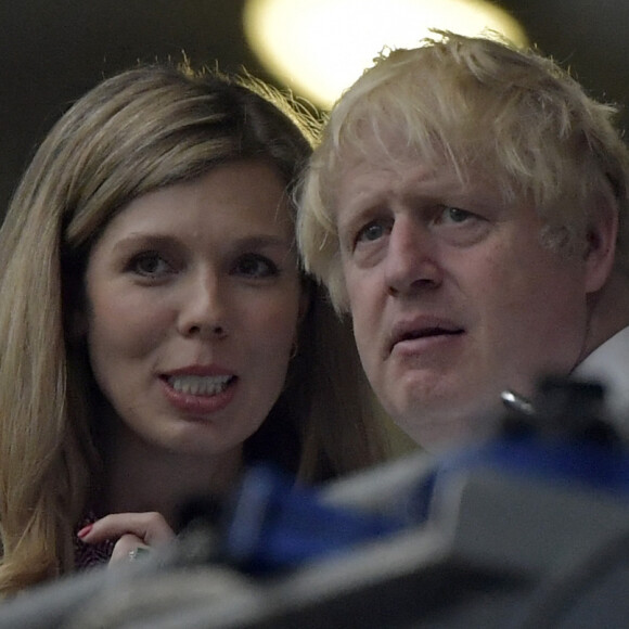 Boris Johnson (Premier ministre du Royaume-Uni) et sa femme Carrie Symonds, dans les tribunes lors de la finale de l'Euro "Angleterre - Italie au Stade de Wembley à Londres
