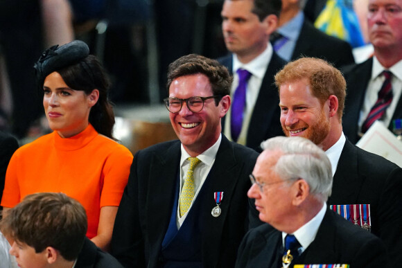 La princesse Eugenie et son mari Jack Brooksbank aux côtés d'Harry, en la Cathédrale Saint-Paul ce vendredi 3 juin 2022, pour le jubilé de platine de la reine Elizabeth II