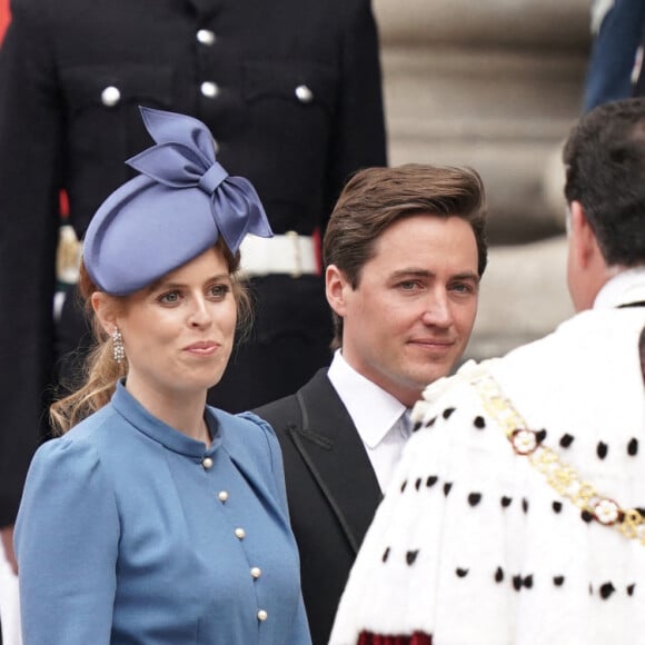 La princesse Beatrice et son mari Edoardo Mapelli Mozzi, en la Cathédrale Saint-Paul ce vendredi 3 juin 2022, pour le jubilé de platine de la reine Elizabeth II