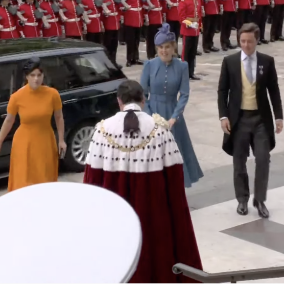 Les princesses Eugenie et Beatrice d'York et leurs époux respectifs arrivent à la messe, en la Cathédrale Saint-Paul ce vendredi 3 juin 2022