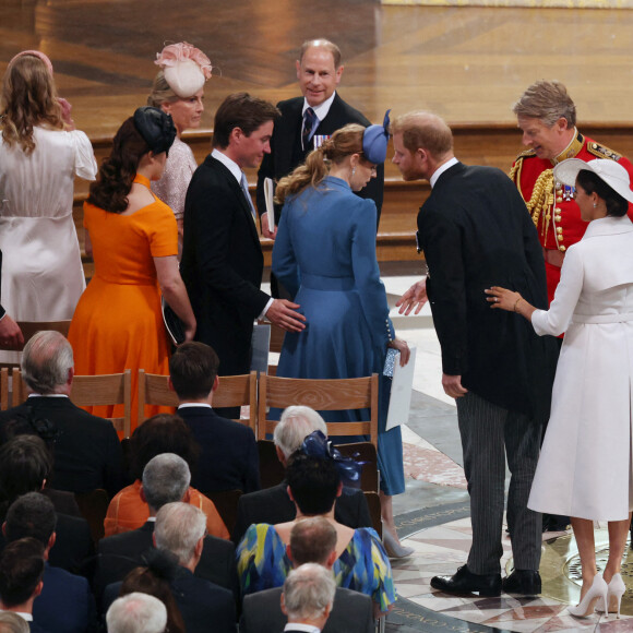 Le prince Harry, duc de Sussex et Meghan Markle, duchesse de Sussex - Les membres de la famille royale et les invités lors de la messe célébrée à la cathédrale Saint-Paul de Londres, dans le cadre du jubilé de platine (70 ans de règne) de la reine Elisabeth II d'Angleterre. Londres, le 3 juin 2022.