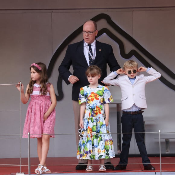 India Casiraghi, le prince Albert de Monaco, la princesse Gabriella de Monaco et Le prince Jacques de Monaco - La famille royale de Monaco au podium du Grand Prix F1 de Monaco. Le 29 mai 2022. © Claudia Albuquerque / Bestimage