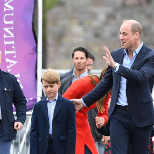Le prince William, duc Cambridge, et le prince George - Le duc et la duchesse de Cambridge, et leurs enfants, en visite à Cardiff, à l'occasion du jubilé de platine de la reine d'Angleterre. Le 4 juin 2022 