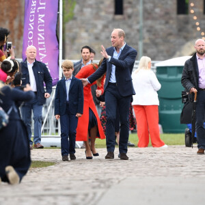 Le prince William, duc Cambridge, et le prince George - Le duc et la duchesse de Cambridge, et leurs enfants, en visite à Cardiff, à l'occasion du jubilé de platine de la reine d'Angleterre. Le 4 juin 2022 