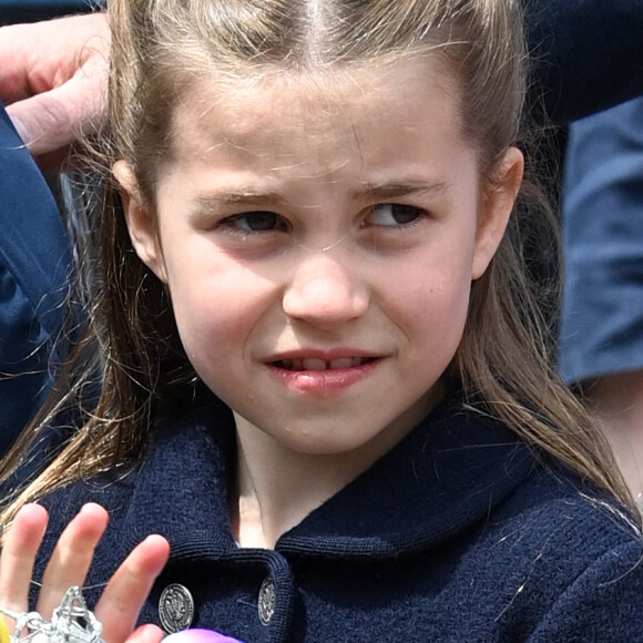 La princesse Charlotte - Le duc et la duchesse de Cambridge, et leurs enfants, en visite à Cardiff, à l'occasion du jubilé de platine de la reine d'Angleterre. Le 4 juin 2022