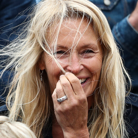 Estelle Lefébure - Célébrités dans les tribunes des internationaux de France de tennis de Roland Garros à Paris, le 7 juin 2019. © Cyril Moreau/Bestimage 