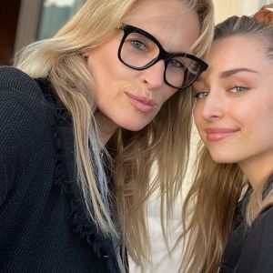 Estelle Lefébure et Emma Smet sur Instagram. Le 5 juin 2022.