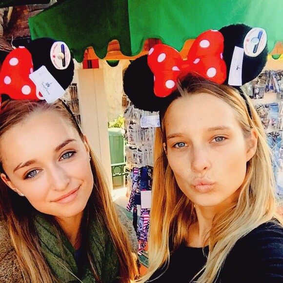 Emma et Ilona Smet à Disneyland.