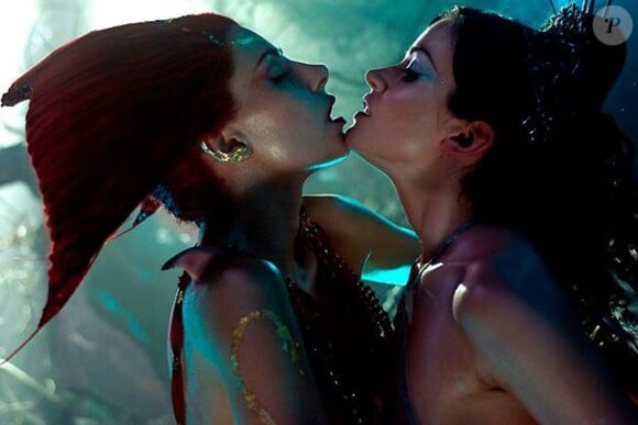 Des photos de Lesbian Vampire Killers, un film disponible en DVD chez Wild Side Vidéo.