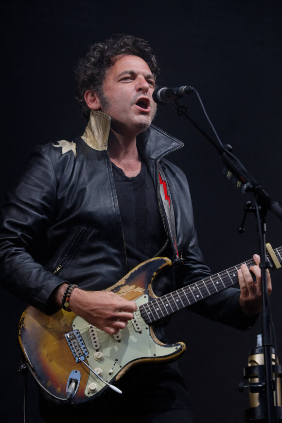 Le chanteur M (Matthieu Chedid) lors de l'Edition Spéciale pour les soignants du festival Solidays 2021 à l'hippodrome ParisLongchamp, le 4 juillet 2021. © Christophe Clovis/Bestimage 