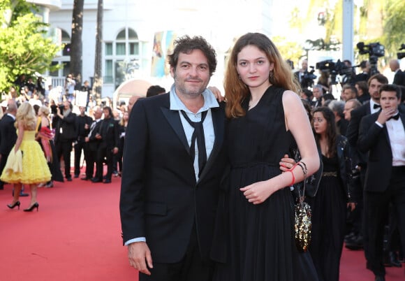 Le chanteur M (Matthieu Chedid) et sa fille Billie - Montée des marches du film " Les Filles du Soleil " lors du 71ème Festival International du Film de Cannes. Le 12 mai 2018 © Borde-Jacovides-Moreau/Bestimage 