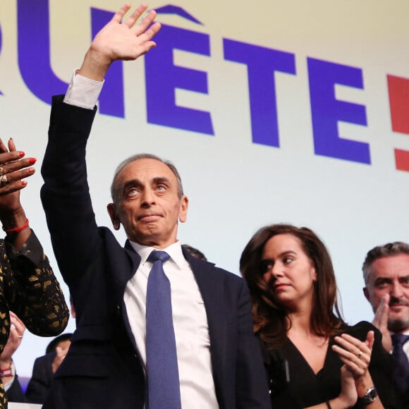 Eric Zemmour et Sarah Knafo au soir du premier tour des élections présidentielles 2022 à la Mutualité à Paris