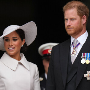 Le prince Harry, duc de Sussex, et Meghan Markle, duchesse de Sussex - Les membres de la famille royale et les invités à la sortie de la messe du jubilé, célébrée à la cathédrale Saint-Paul de Londres, Royaume Uni