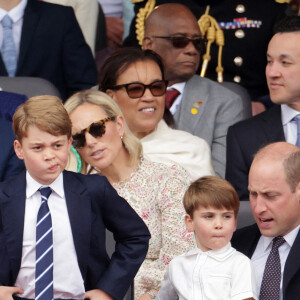 Le prince George, le prince Louis et le prince William, duc de Cambridge - La famille royale d'Angleterre lors de la parade devant le palais de Buckingham, à l'occasion du jubilé de la reine d'Angleterre. Le 5 juin 2022 