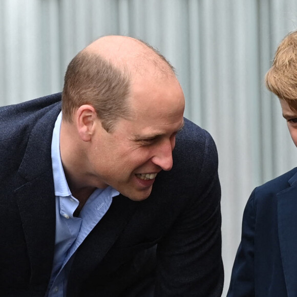 Le prince William, duc de Cambridge, le prince George de Cambridge et la princesse Charlotte de Cambridge en visite au château de Cardiff, Royaume Uni, le 4 juin 2022, à l'occasion du jubilé de platine de la reine d'Angleterre. 