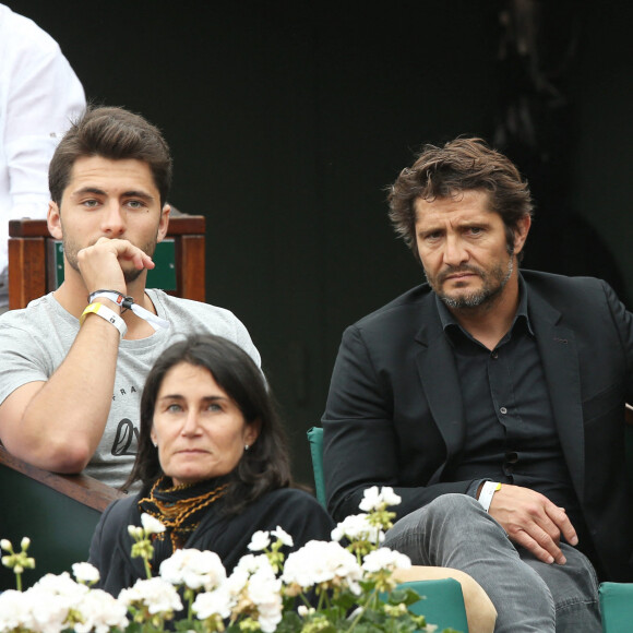 Bixente Lizarazu et son fils Tximista lors des internationaux de France de Roland-Garros à Paris © Dominique Jacovides-Cyril Moreau/Bestimage