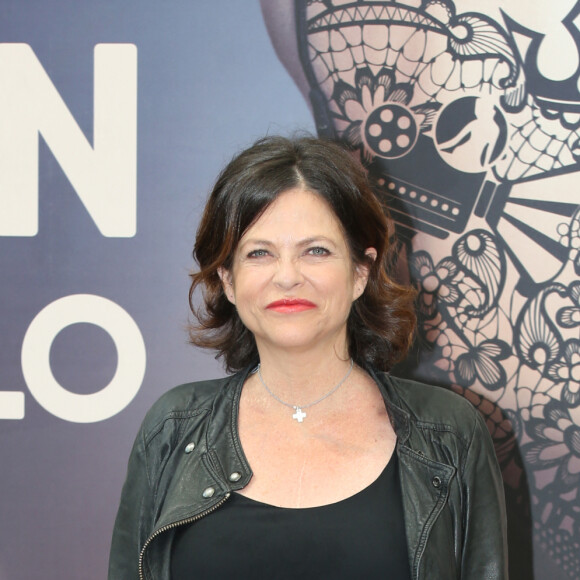 Charlotte Valandrey lors du photocall de la série "Demain nous appartient" lors du 58ème festival de Télévision de Monté-Carlo à Monaco le 16 juin 2018. © Denis Guignebourg / Bestimage